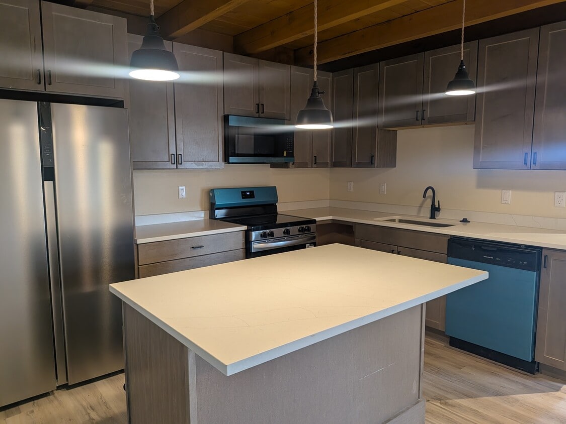 Primary Photo - 8100 Ryan Gulch Rd