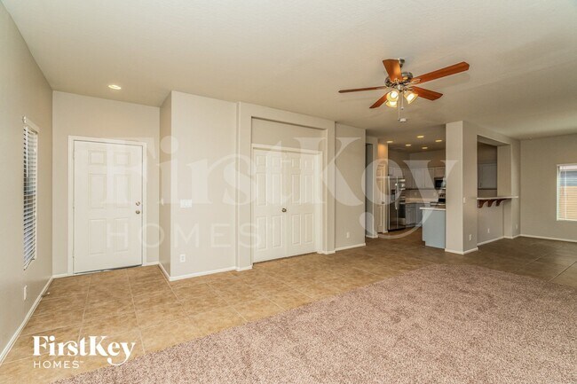 Building Photo - 931 W Oak Tree Ln