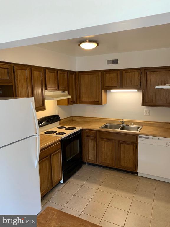 Foto del edificio - 13749 Avonshire Dr