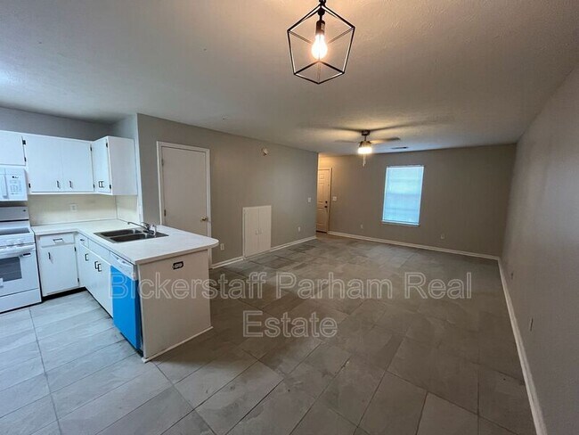 Foto del edificio - 5247 Crystal Ct