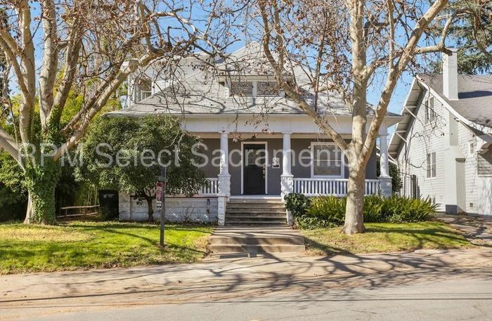 Primary Photo - 4 bed 2 bath in the Fabulous 40's of East Sac