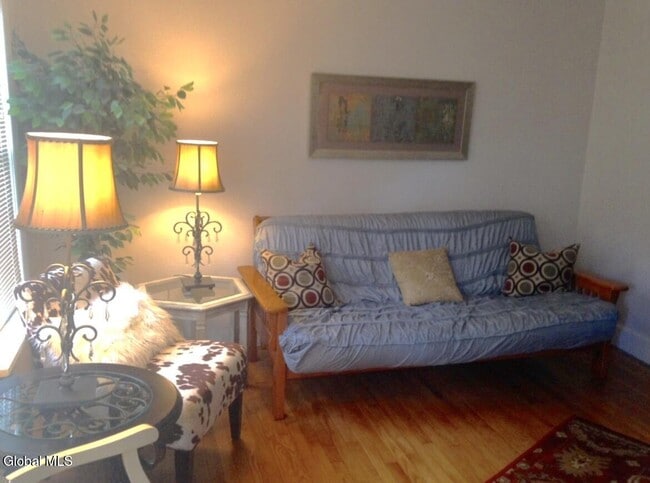 Building Photo - 164 Clinton St