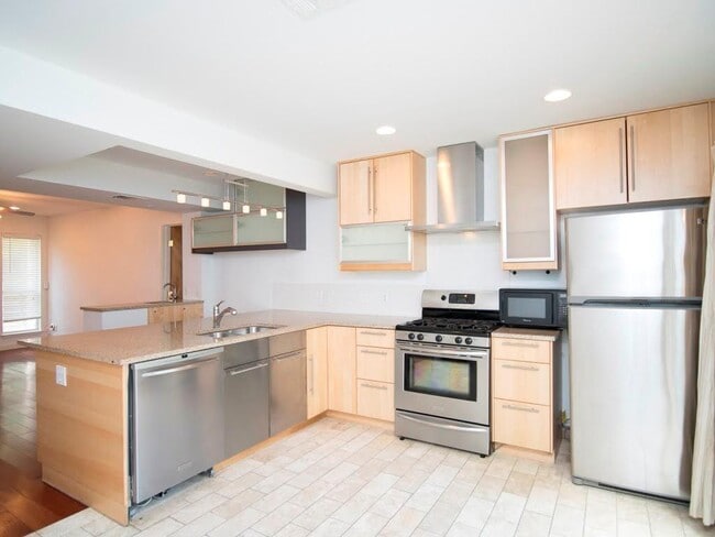 Foto del edificio - 1906 Woodland Ave