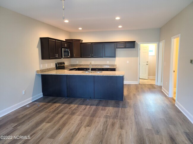 Building Photo - 350 S Stingray Ln