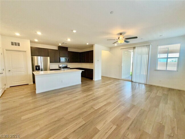 Foto del edificio - 728 Wild Highlands Ln