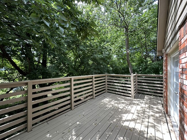Foto del edificio - 525 Ridgecrest Rd