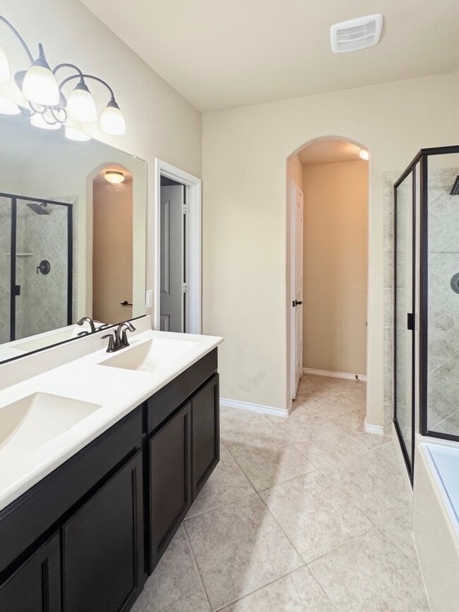 Building Photo - 8440 Gentian Dr