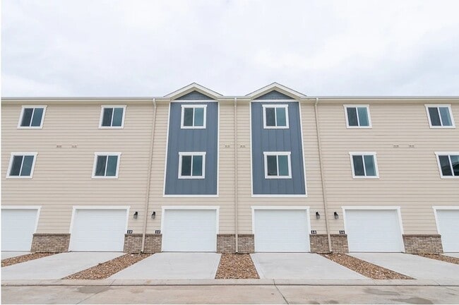 Building Photo - 21155 Gosling Rd