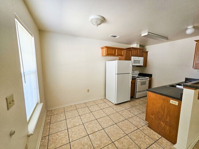 Foto del edificio - Cute 3 Bed/2 Bath Duplex on South Side of ...