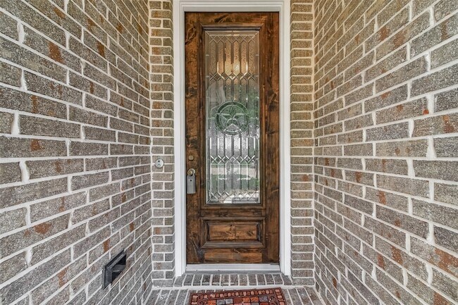 Foto del edificio - 2619 Lilac Point Ln