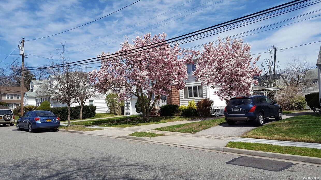 Foto principal - 107 S Waldinger St