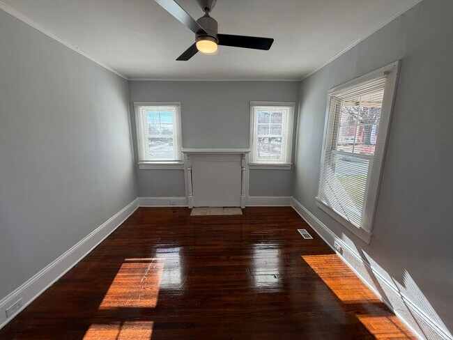 Building Photo - Lovely Three Bedroom Home In Plaza Midwood!
