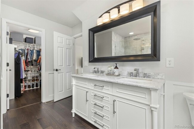 Building Photo - 5733 S Yakima Way
