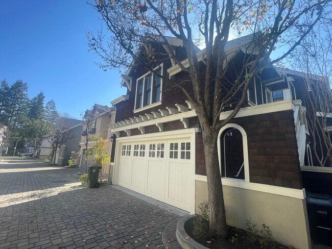 Building Photo - 367 Channing Ave