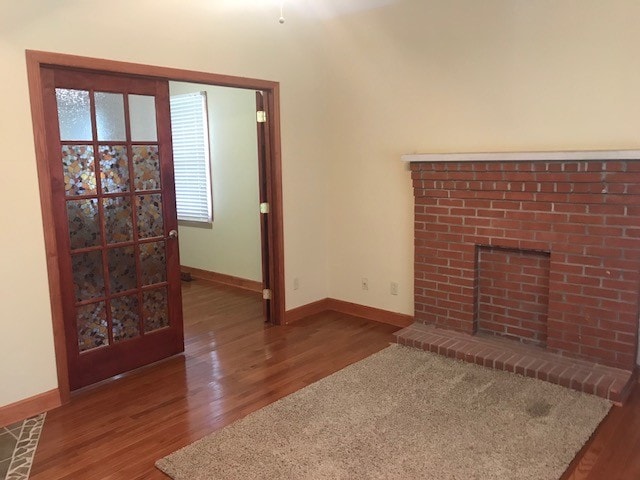 Living Room - 104 N Auxier Ave