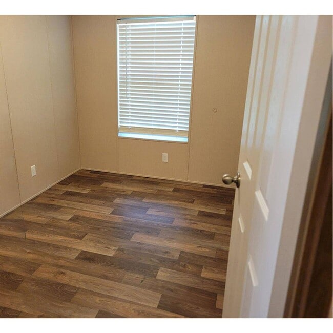 Foto del edificio - 15301 US-54