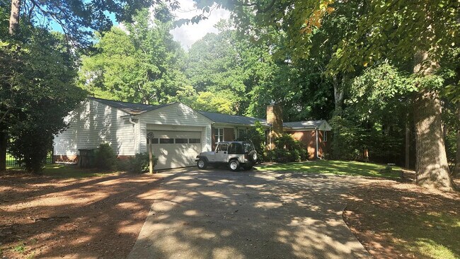Building Photo - Room in Single Family Home on Mineral Springs Rd