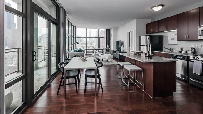 Foto del edificio - 819 S State St