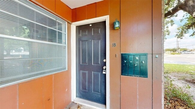 Building Photo - 3800 E 29th St