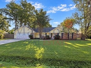Building Photo - 124 Dearborn Dr