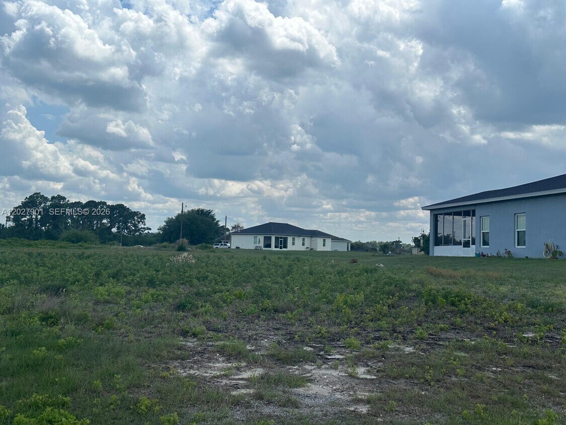 Foto del edificio - 9020 W Mac Ct