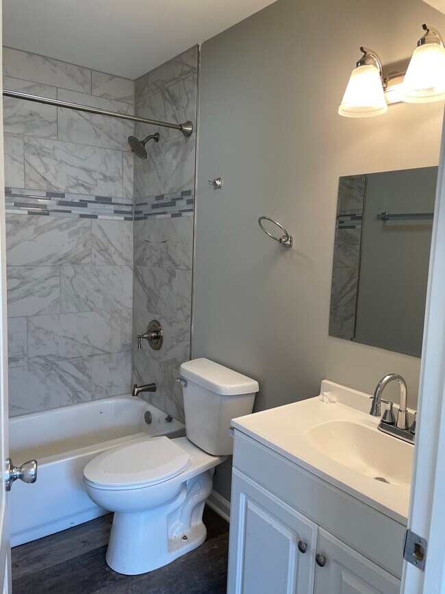 Building Photo - 1935 S Jefferson St