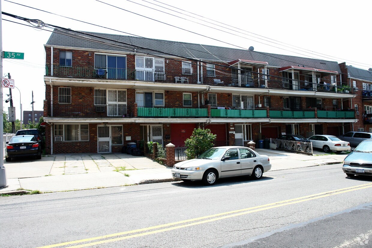Primary Photo - 14808-14818 35th Ave