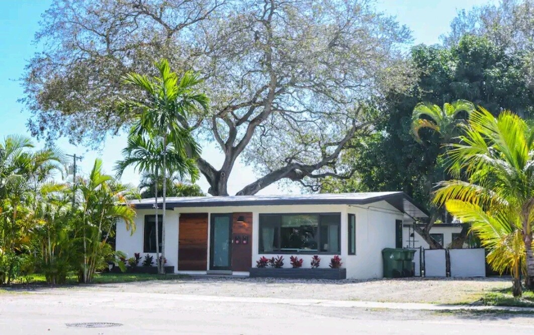 Primary Photo - 316 SW 21st St