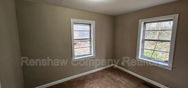 Building Photo - 1420 Lewis Ave