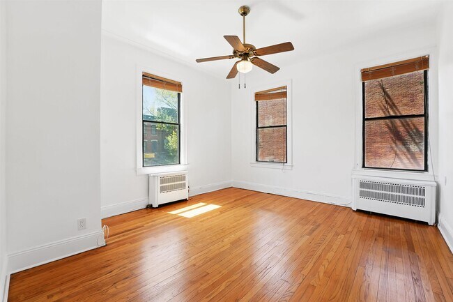 Foto del edificio - 457 Jersey Ave