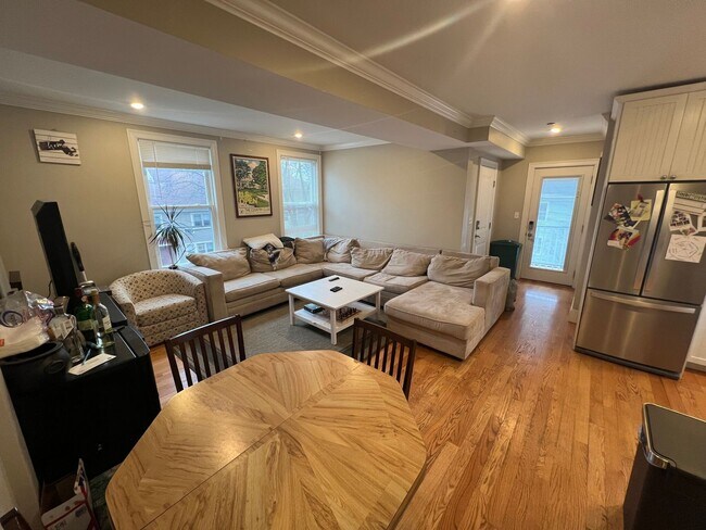 Foto del edificio - HOT CAMBRIDGE LISTING!!!!!