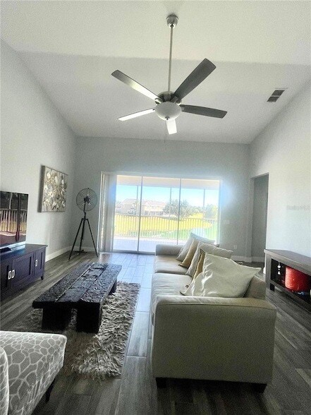 Foto del edificio - 4401 SW 52nd Cir