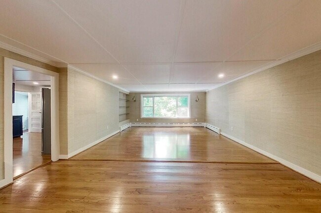 Building Photo - 4 Harrison Ln