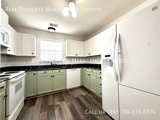 Building Photo - Charming 3BR/2BA Ranch in Charlotte!