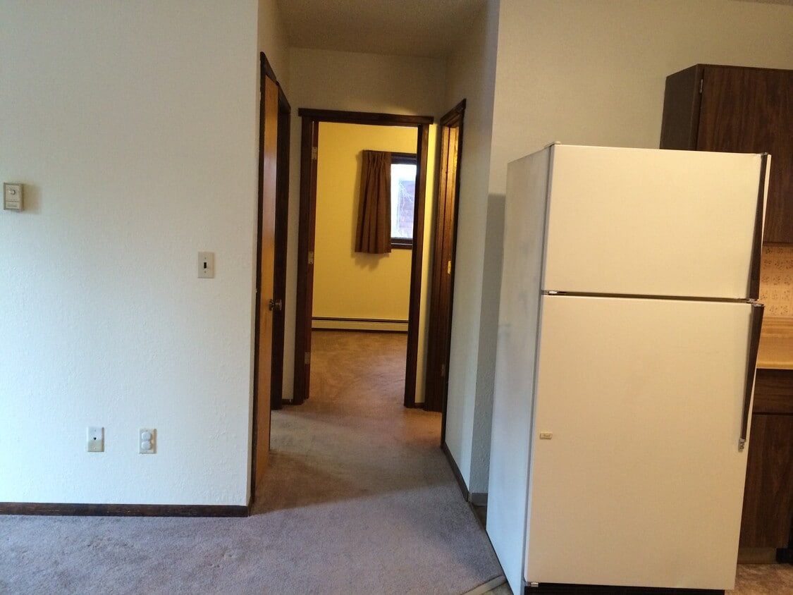 Hallway - 404 Kit Blvd
