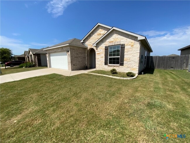 Building Photo - 1110 Lakeway Crossing Dr