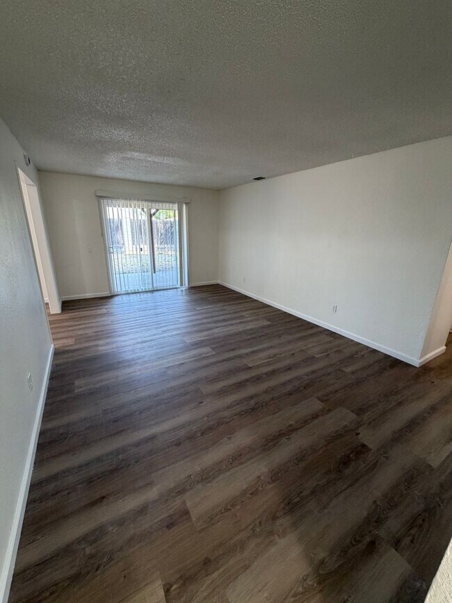 Building Photo - 109 El Dorado Dr