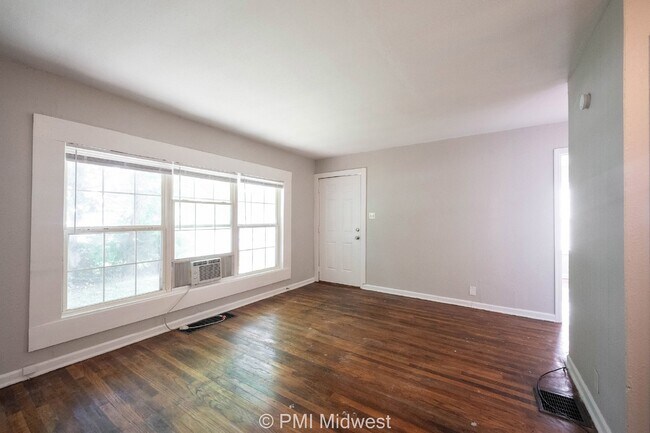 Foto del edificio - 2825 E 36th St