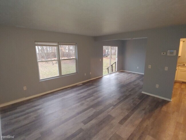 Building Photo - 3 br, 1.5 bath House - 3267 East 128th Street