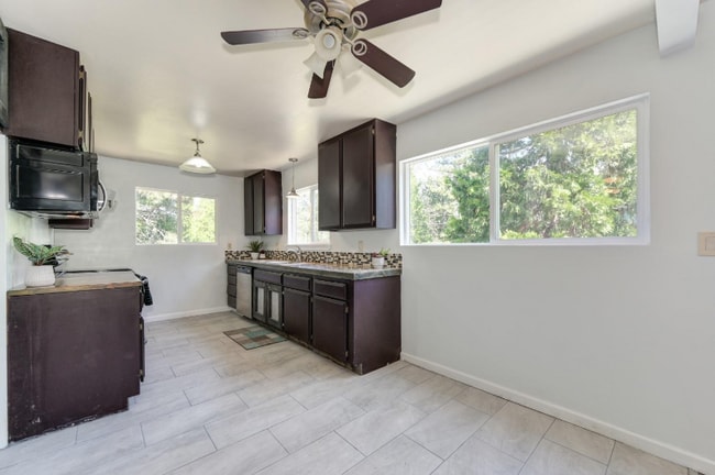 Building Photo - 6273 Dolly Varden Ln