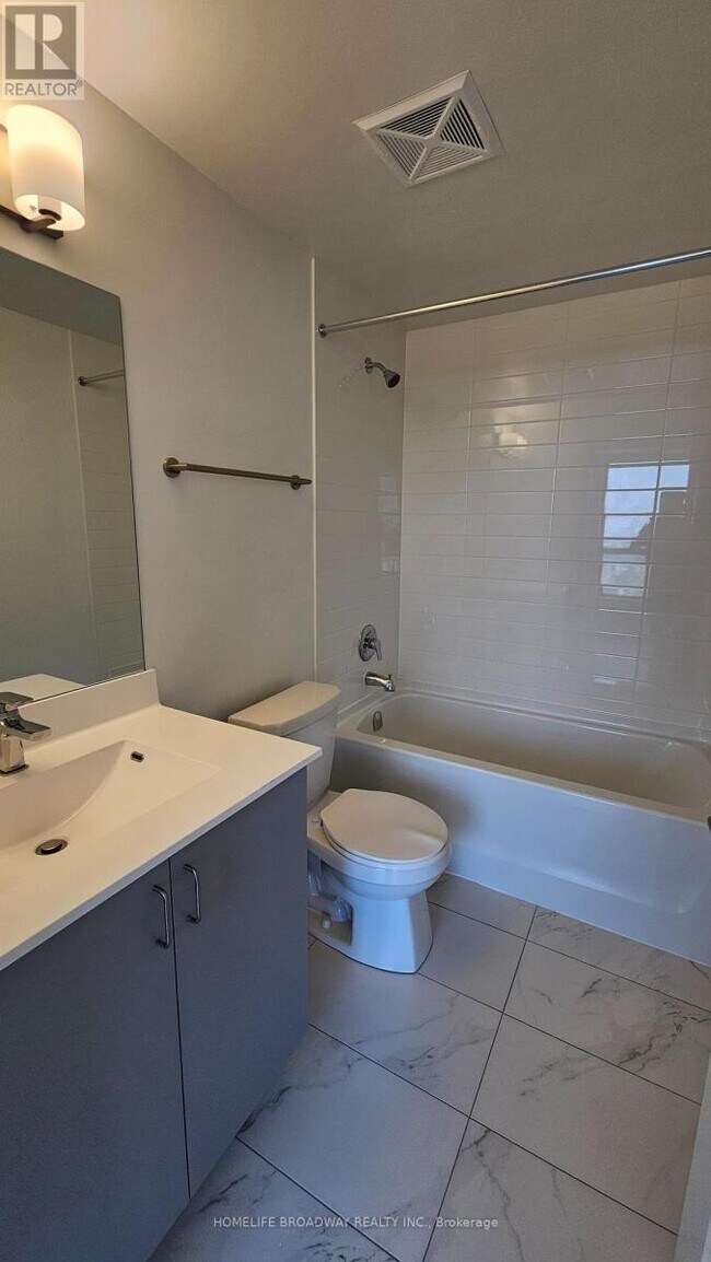 Photo du bâtiment - 325 Yorkland Blvd