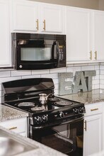 Amsterdam Lux Kitchen - 9 On Canal