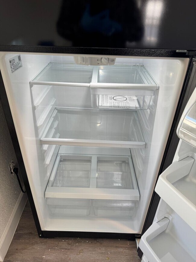 Building Photo - Newly renovated loft apartment, close to D...