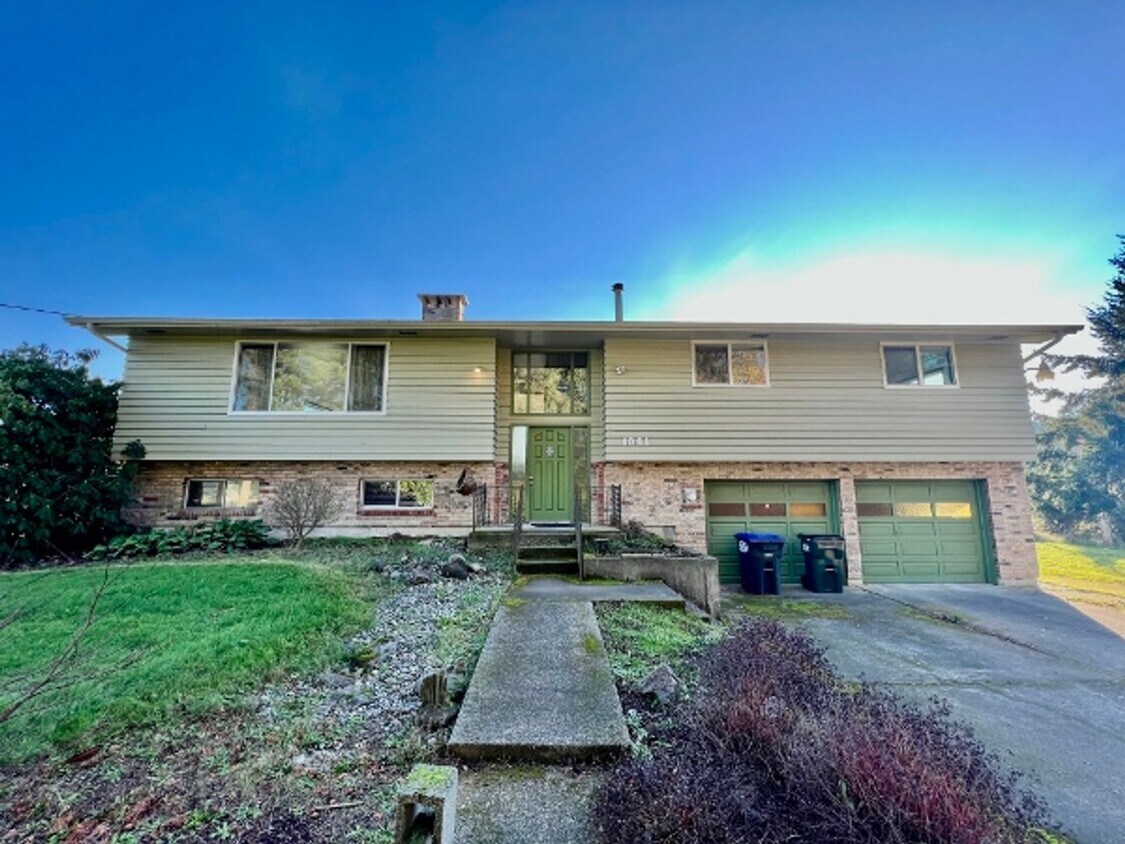 Primary Photo - Upper Level Duplex