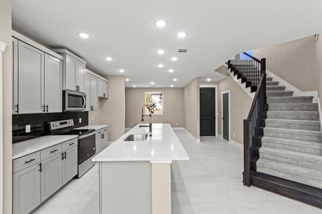 Building Photo - 17503 Panorama Dr