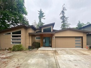 Building Photo - 1613 N 167th St