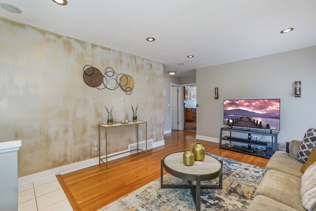 Foto del edificio - 2247 N 74th Ct