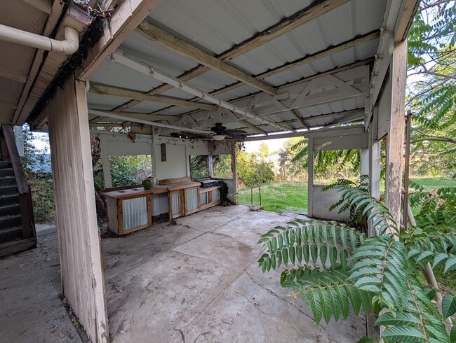 Building Photo - 2 Bedroom Pet-Friendly Orchards House with...