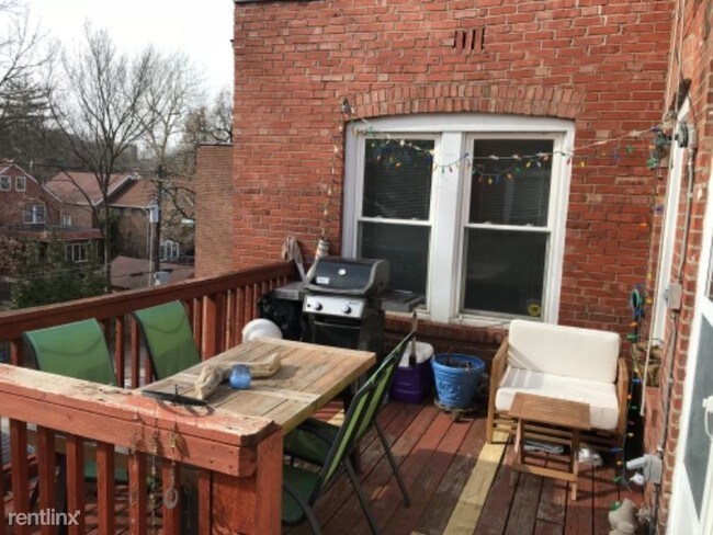 Foto del edificio - 6318 Southwood Ave