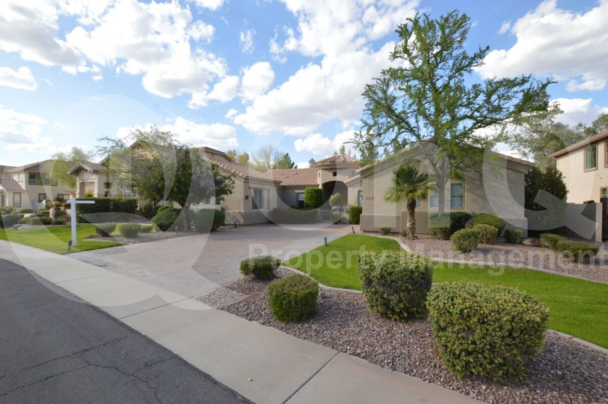 Foto principal - 2790 E Cedar Pl